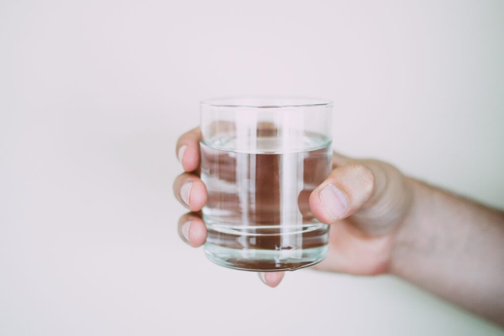 Variedad de bebidas saludables y no saludables comparadas para prediabetes