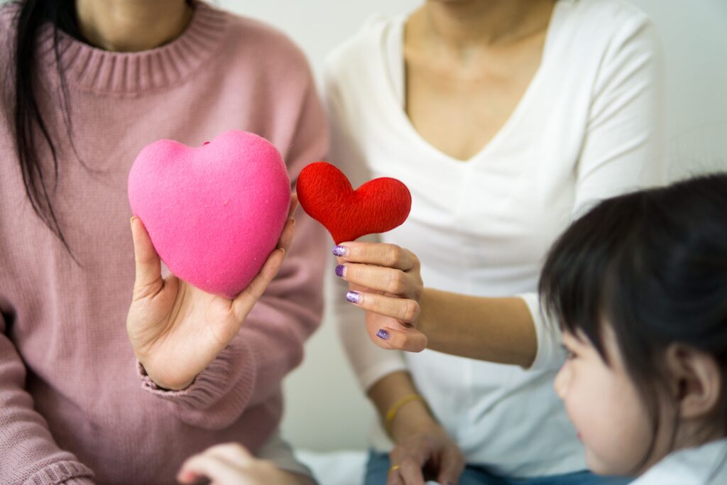 Persona con corazón sano — prevención del infarto y enfermedad cardiovascular